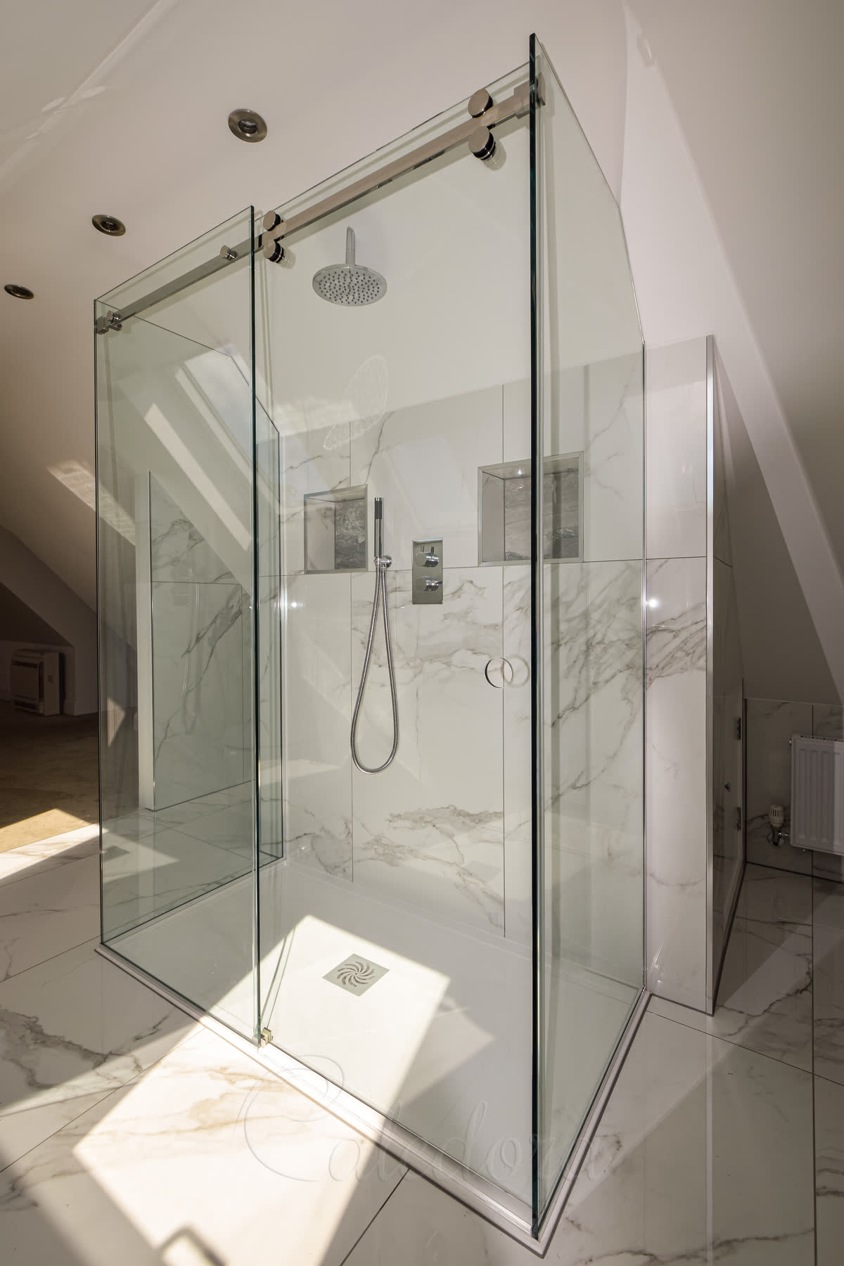 3-sided shower enclosure with sliding door closed showing circular hole handle