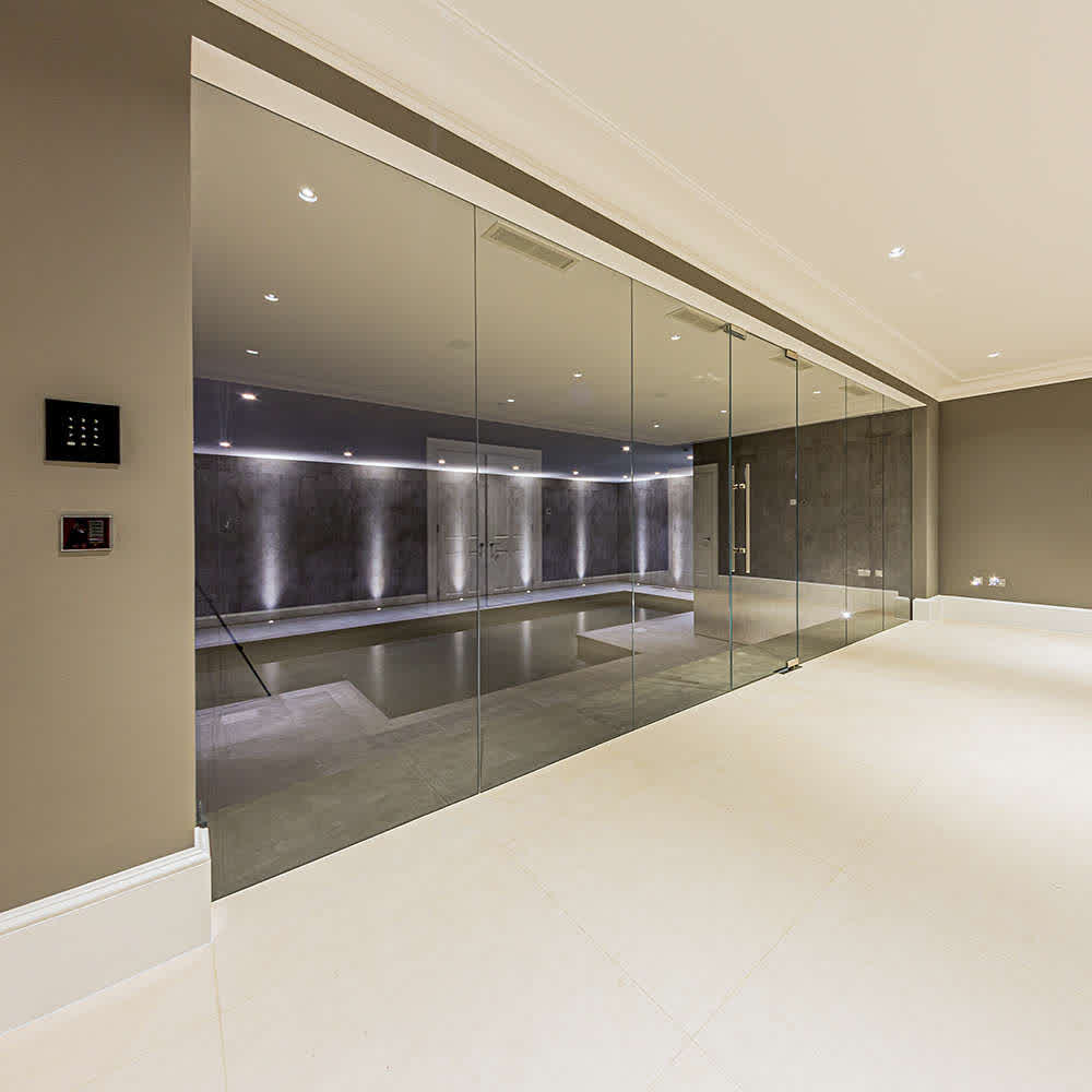 glass partitions made of seven glass panels and a door in full height